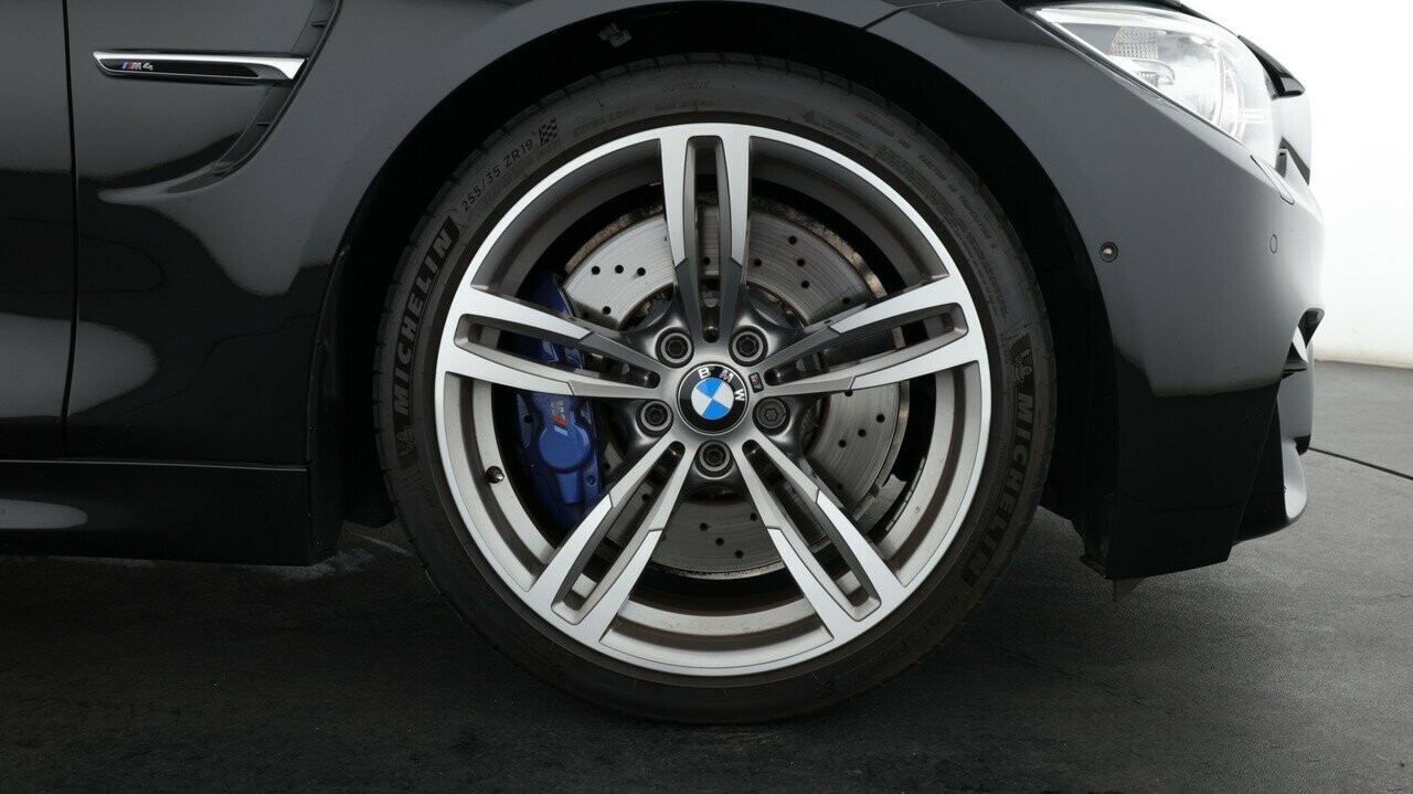 BMW M4 image 4