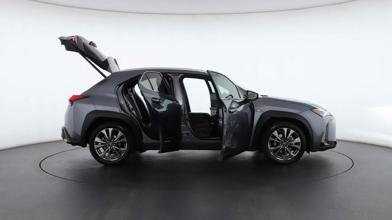 Lexus Ux image 2