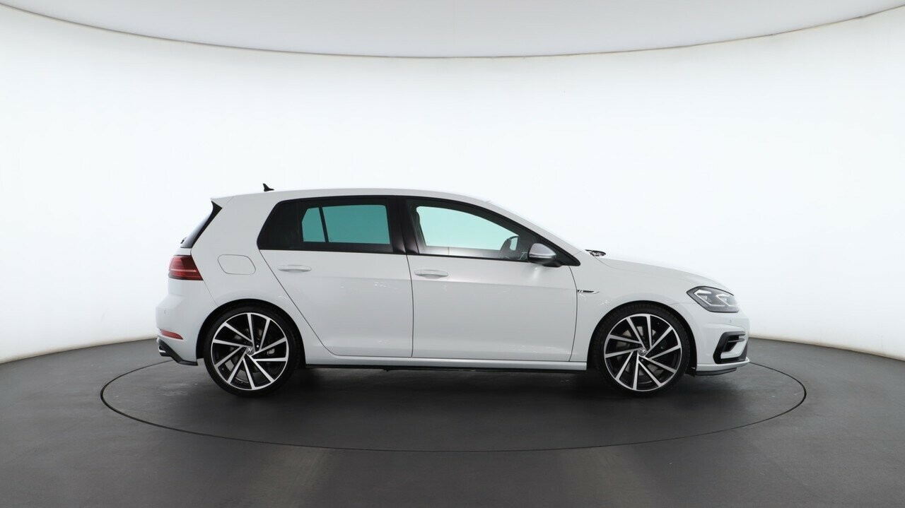 Volkswagen Golf image 2