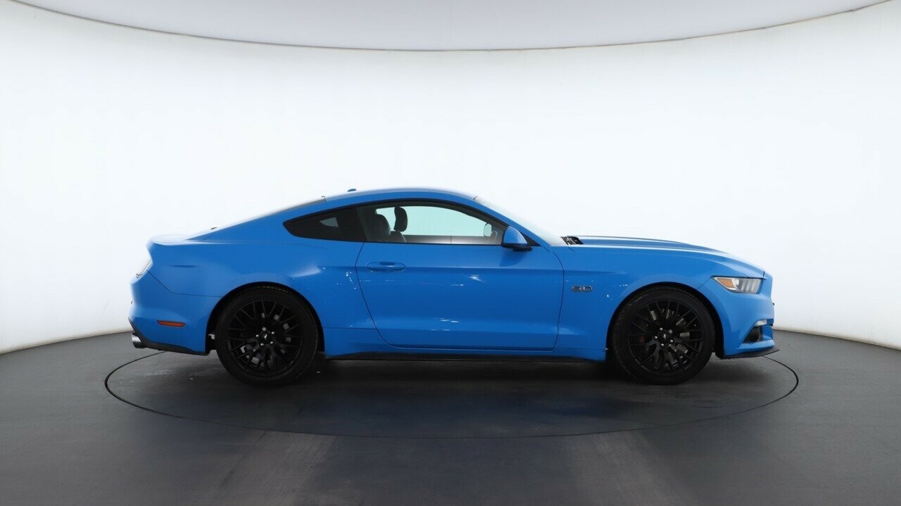 Ford Mustang image 2