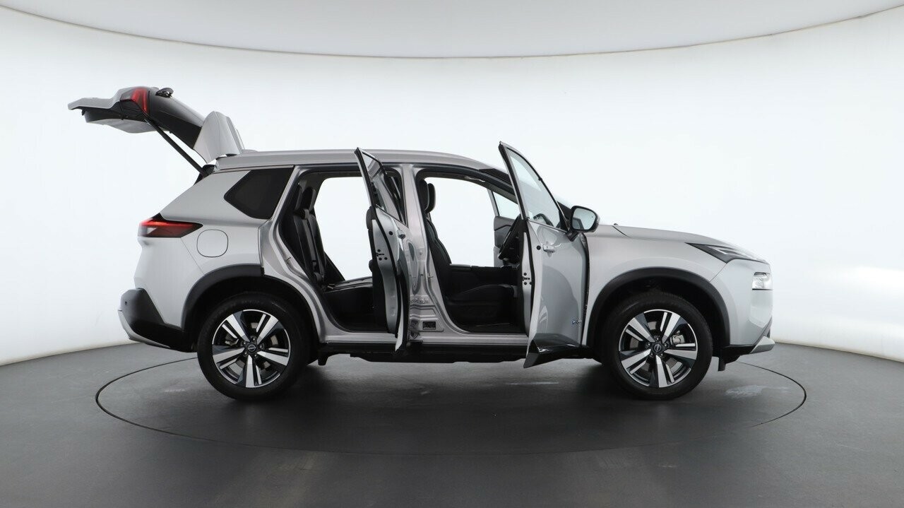 Nissan X-trail image 2