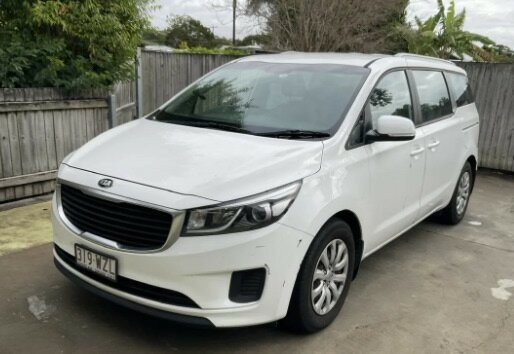 Kia Carnival image 1