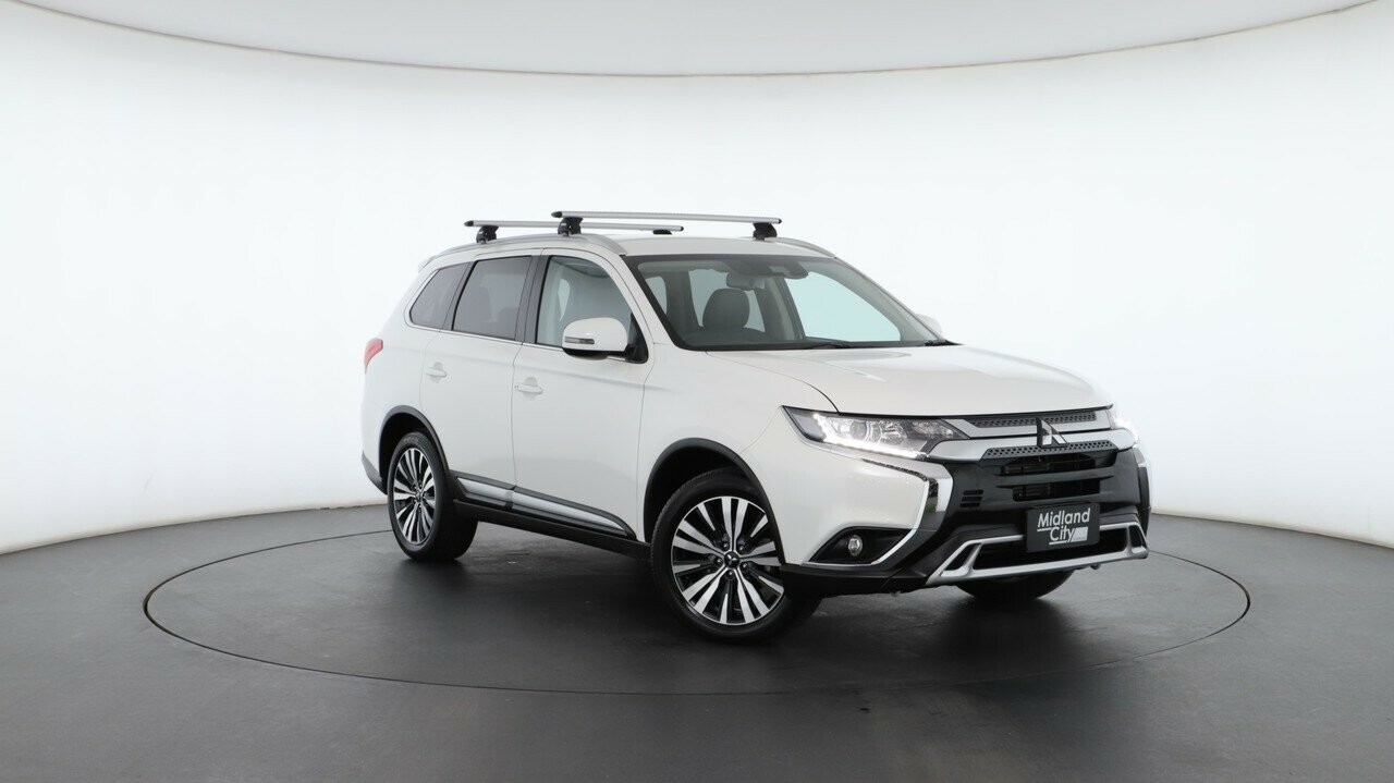 Mitsubishi Outlander image 1