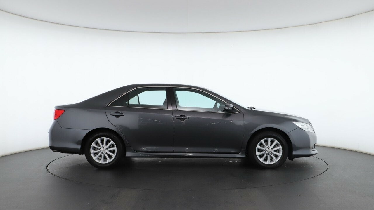 Toyota Aurion image 3