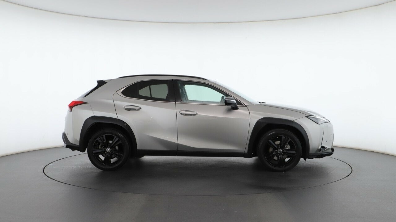 Lexus Ux image 2