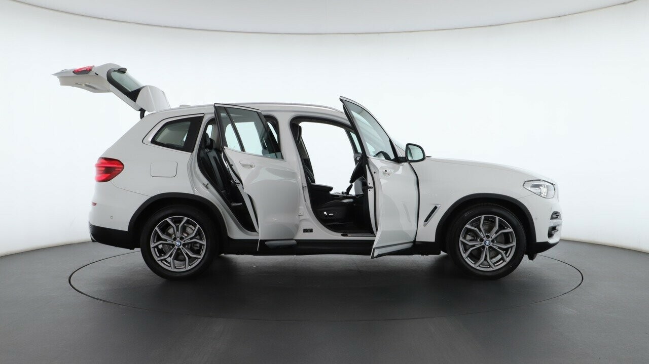 BMW X3 image 2