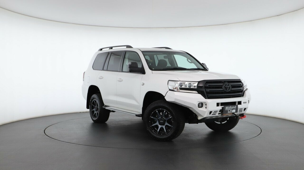 Toyota Landcruiser image 2