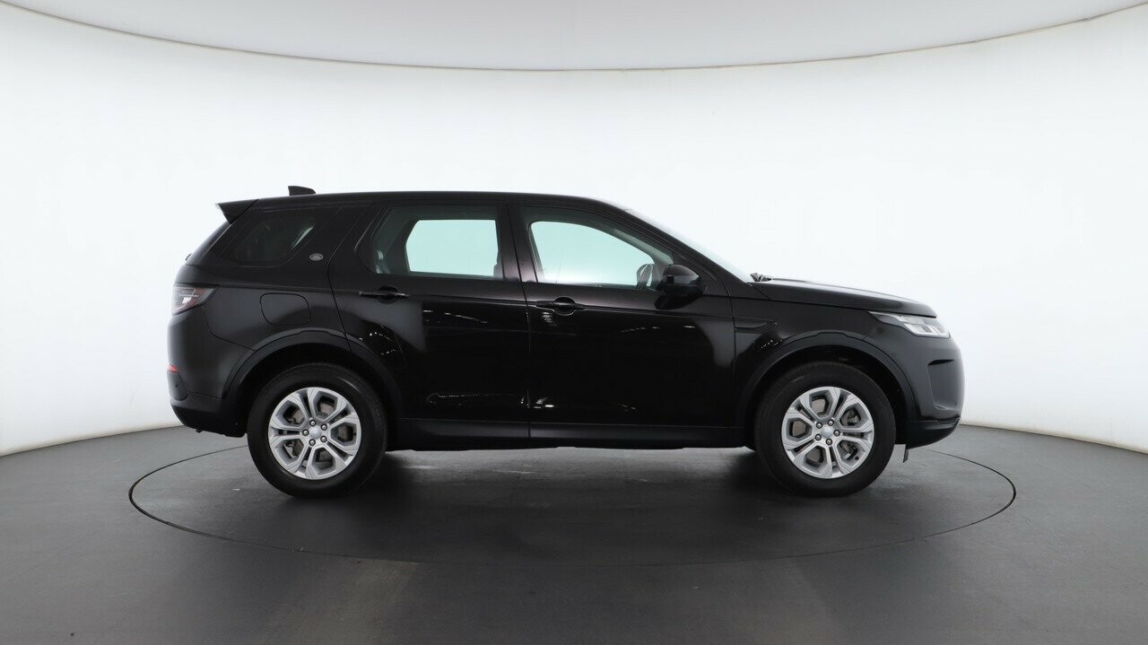 Land Rover Discovery Sport image 2