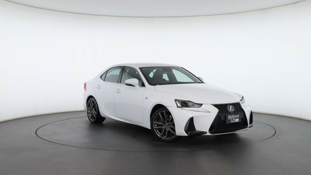 Lexus Is image 1