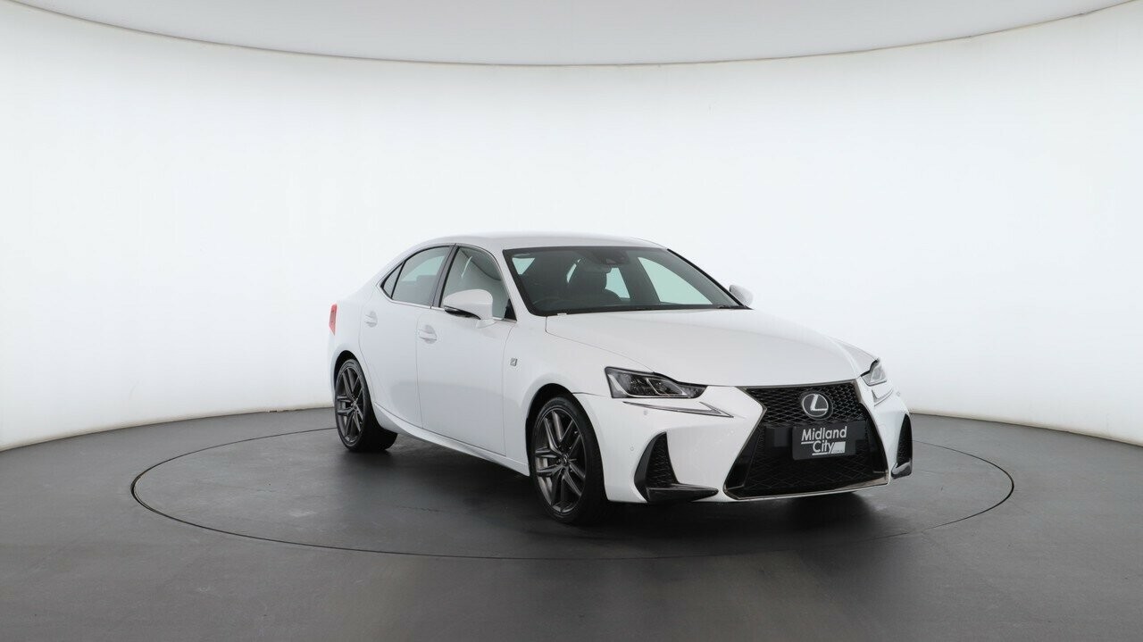 Lexus Is image 4