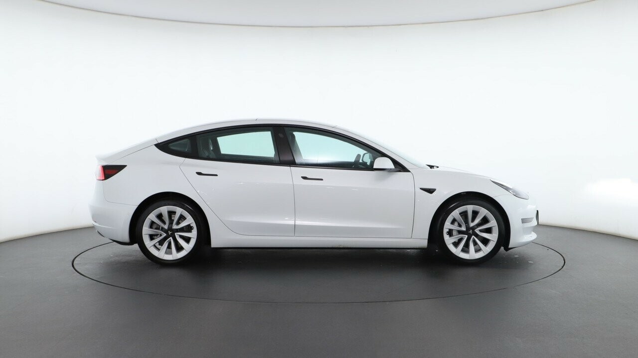 Tesla Model 3 image 2