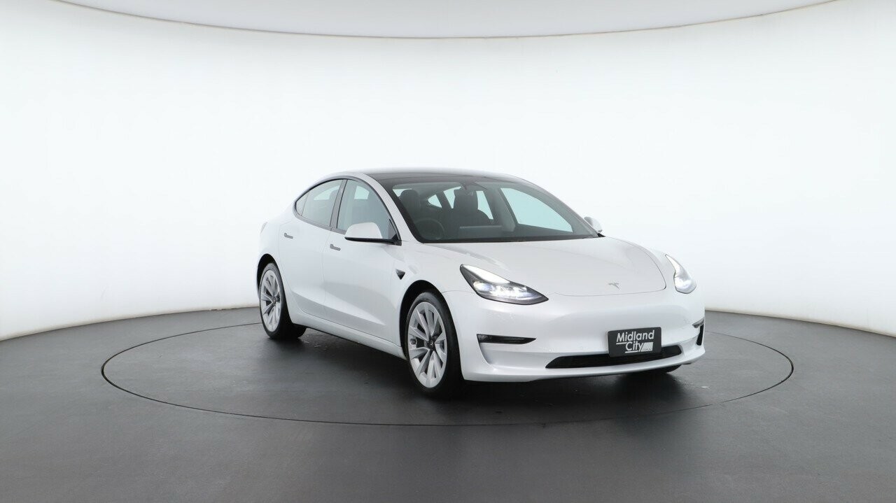 Tesla Model 3 image 4