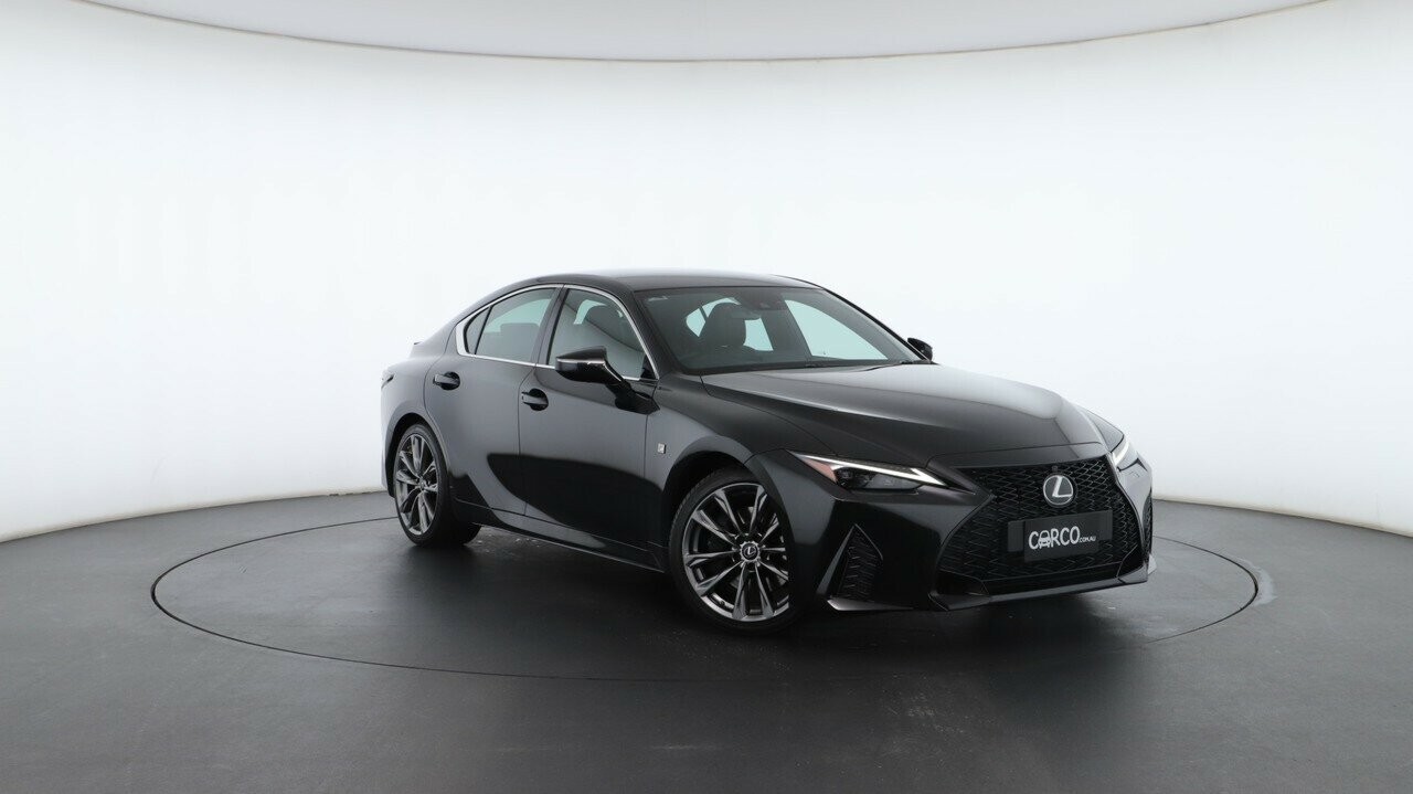 Lexus Is image 1