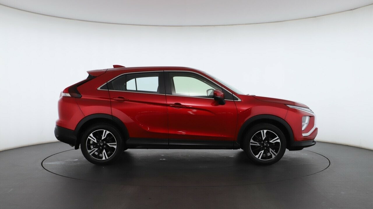 Mitsubishi Eclipse Cross image 2