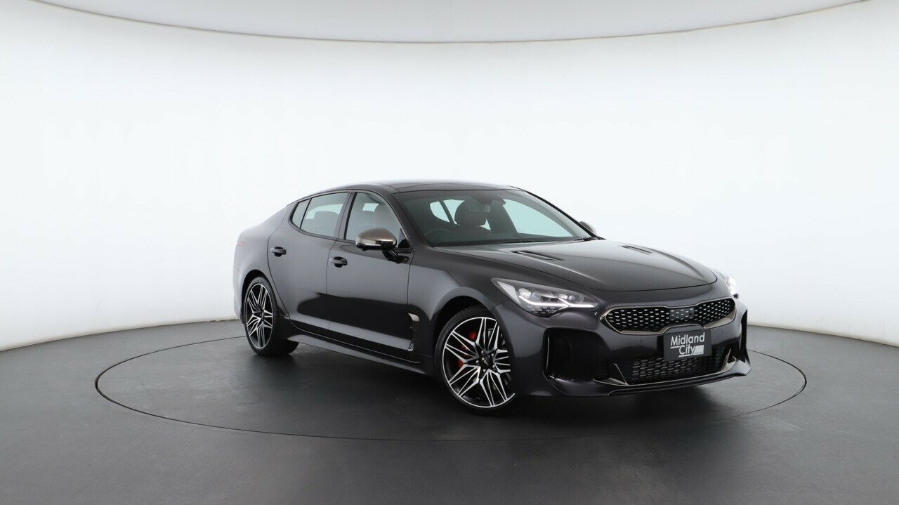 Kia Stinger image 1