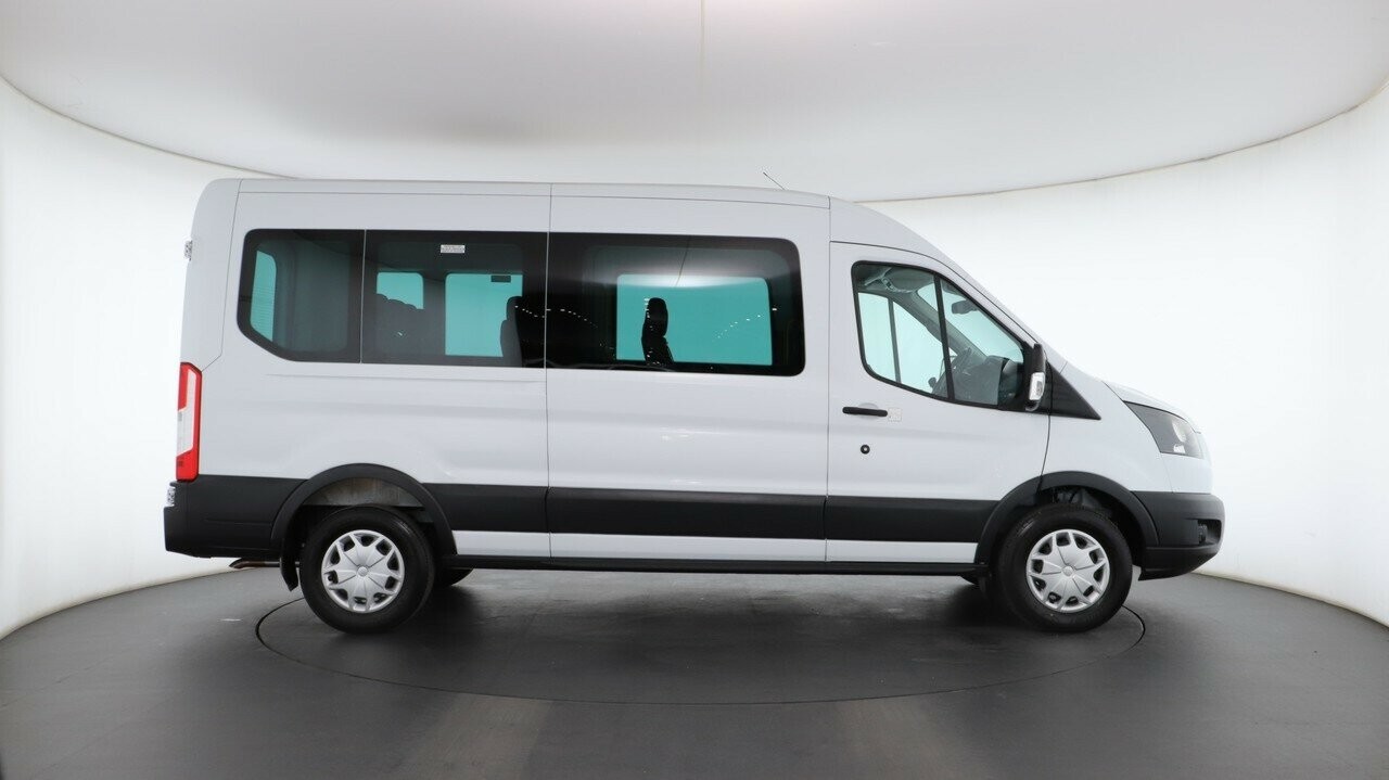 Ford Transit image 3