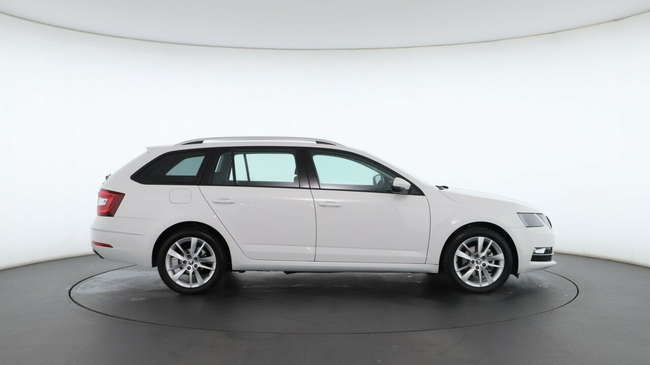 Skoda Octavia image 3