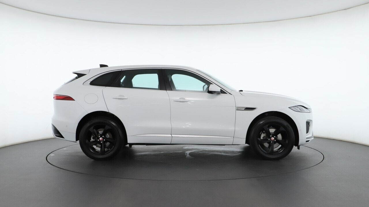 Jaguar F-pace image 2