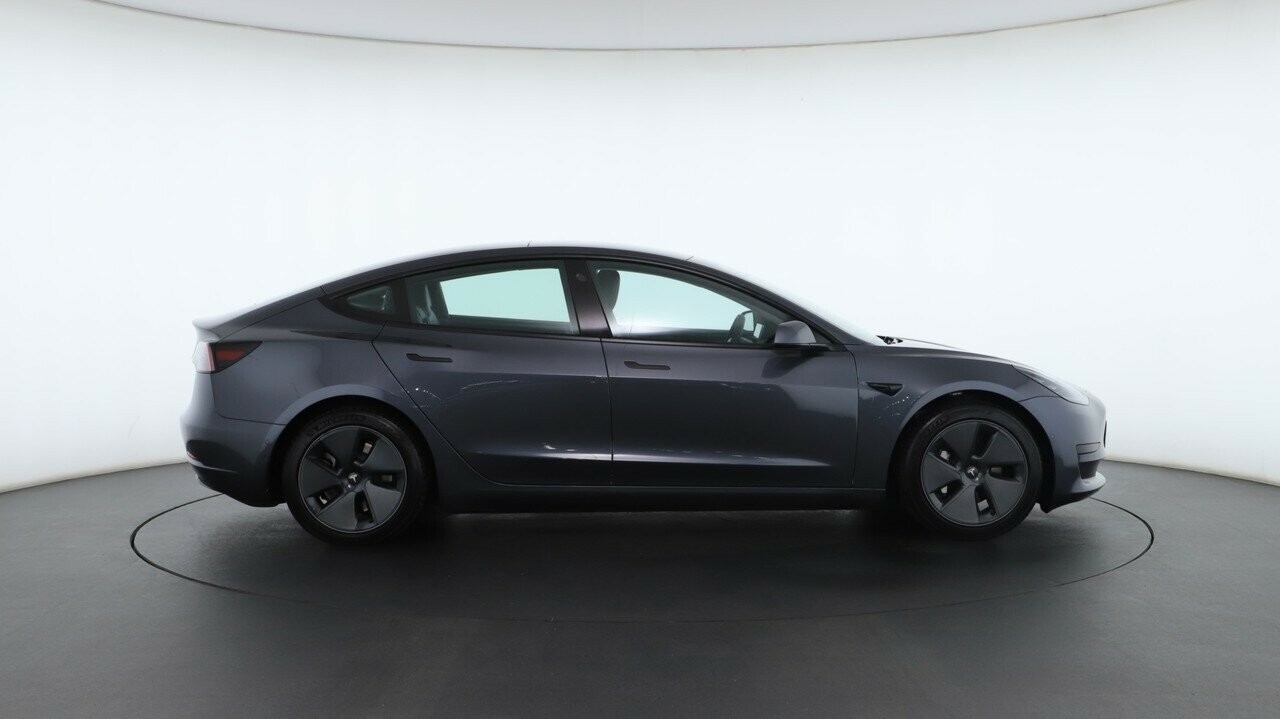 Tesla Model 3 image 2