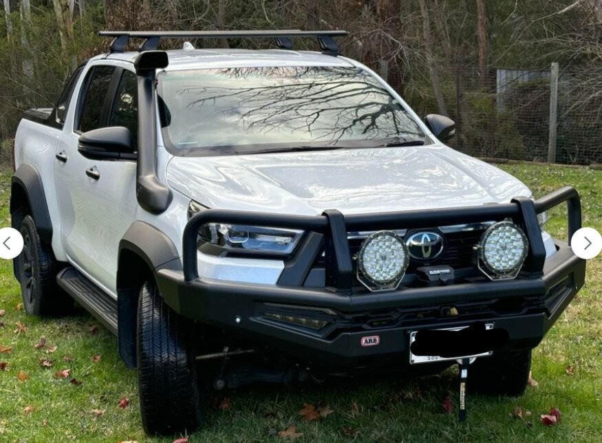 Toyota Hilux image 2