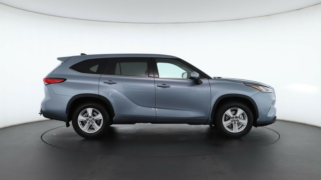 Toyota Kluger image 2