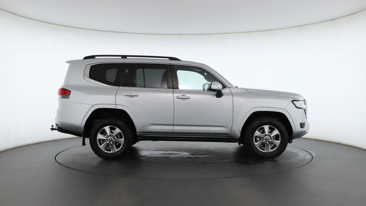 Toyota Landcruiser image 3