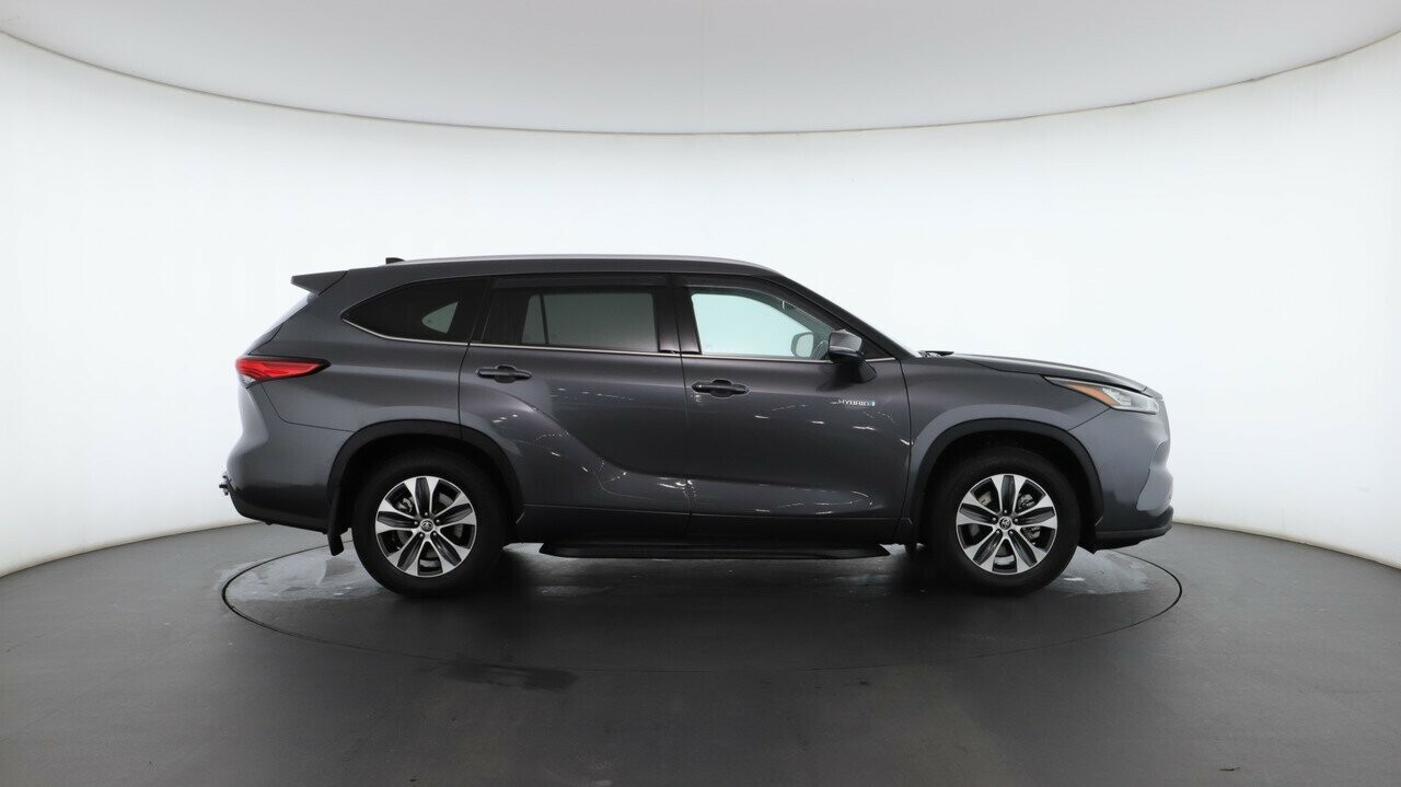 Toyota Kluger image 3