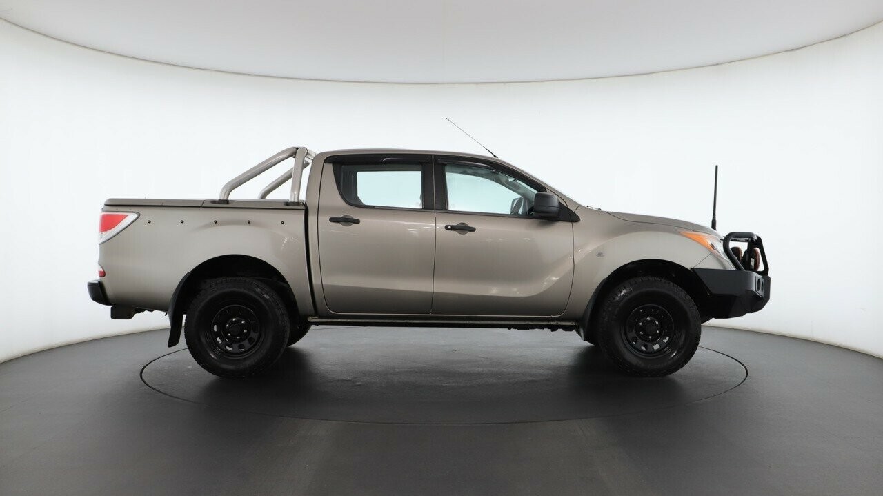 Mazda Bt-50 image 2