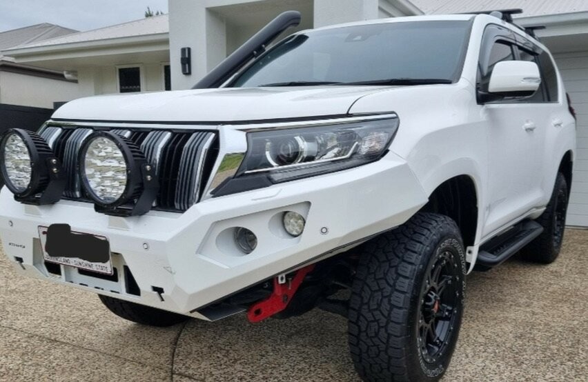 Toyota Landcruiser Prado image 2