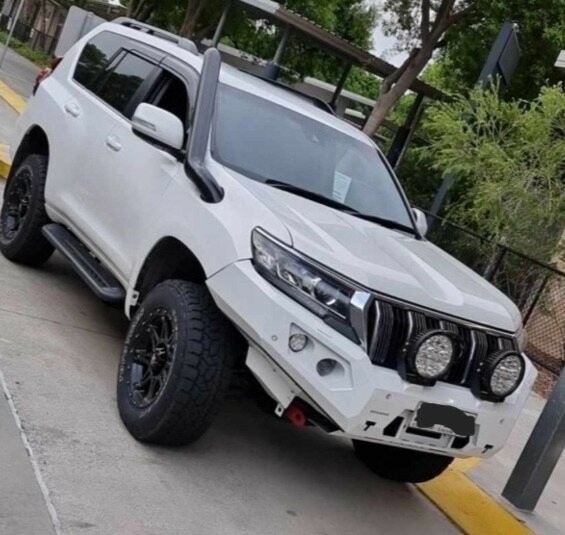 Toyota Landcruiser Prado image 4