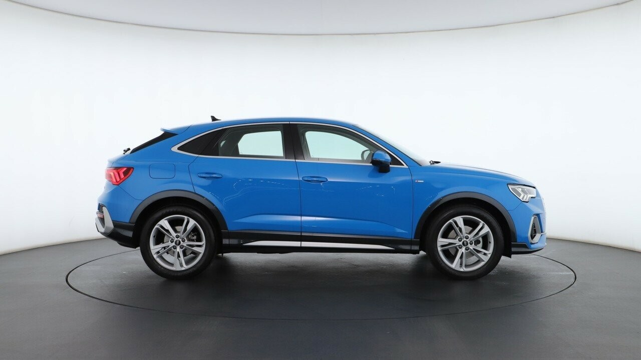 Audi Q3 image 2