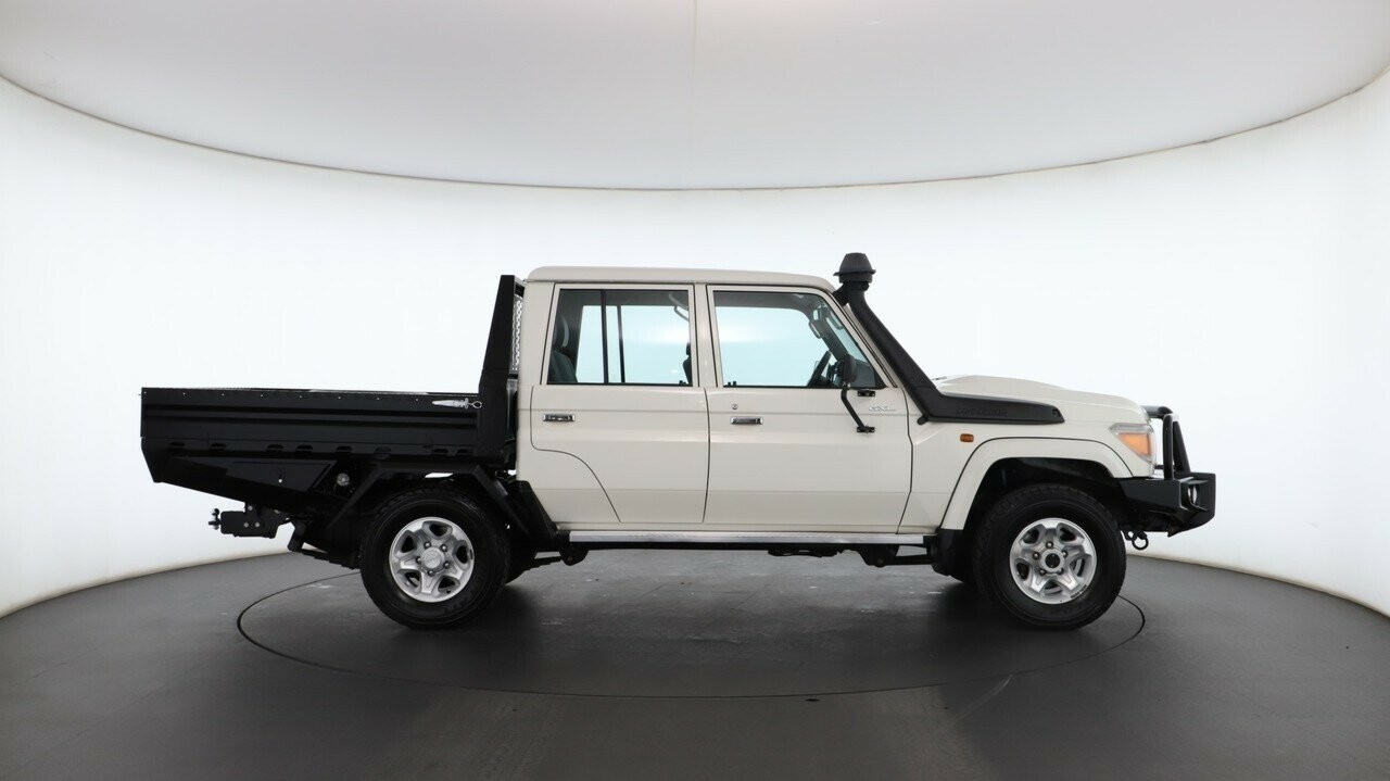 Toyota Landcruiser image 2