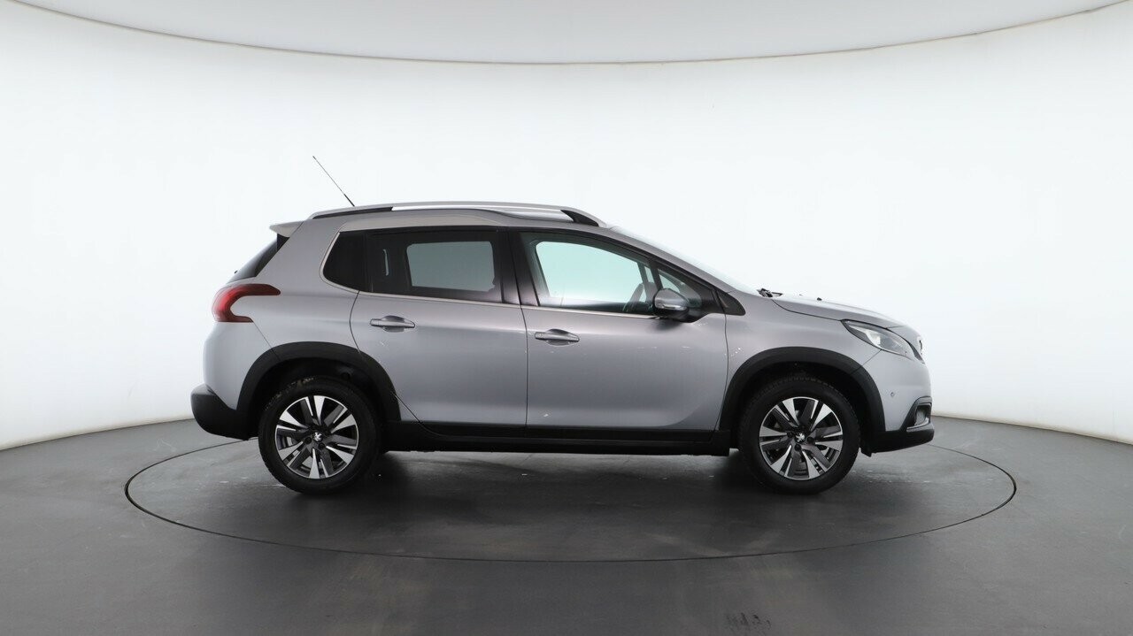 Peugeot 2008 image 3