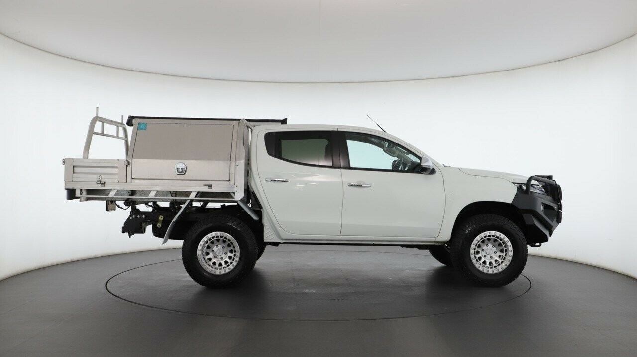 Mitsubishi Triton image 2