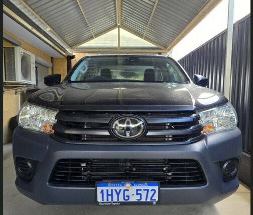 Toyota Hilux image 1