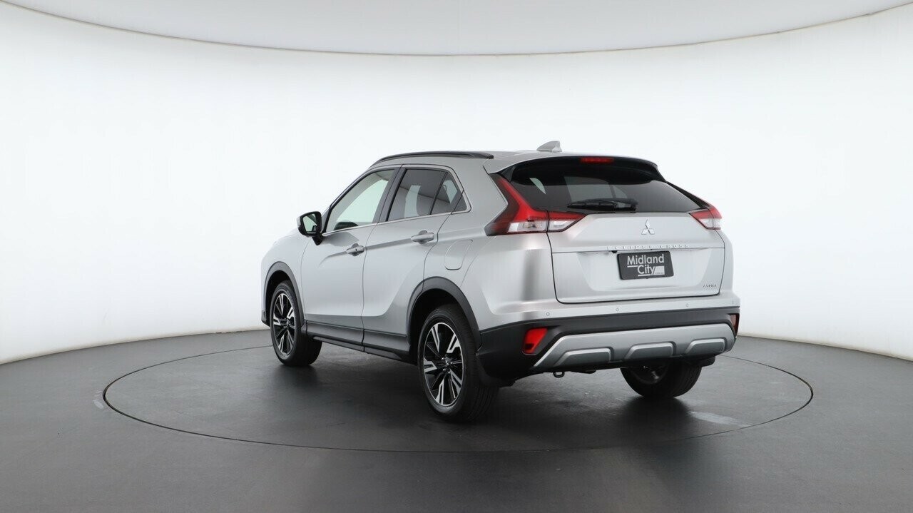 Mitsubishi Eclipse Cross image 4