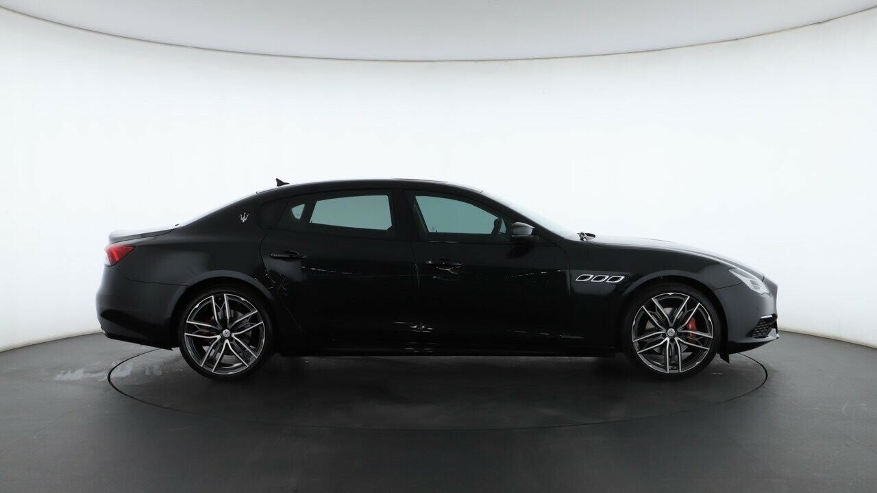 Maserati Quattroporte image 2