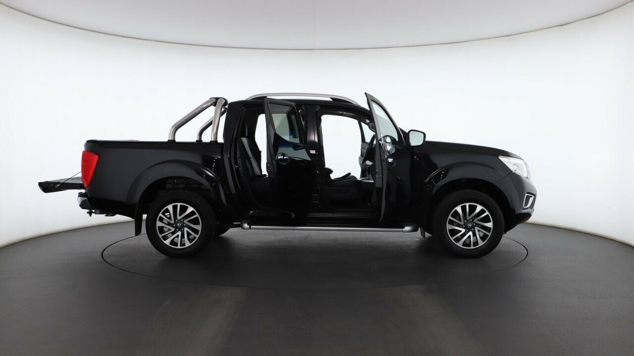 Nissan Navara image 2