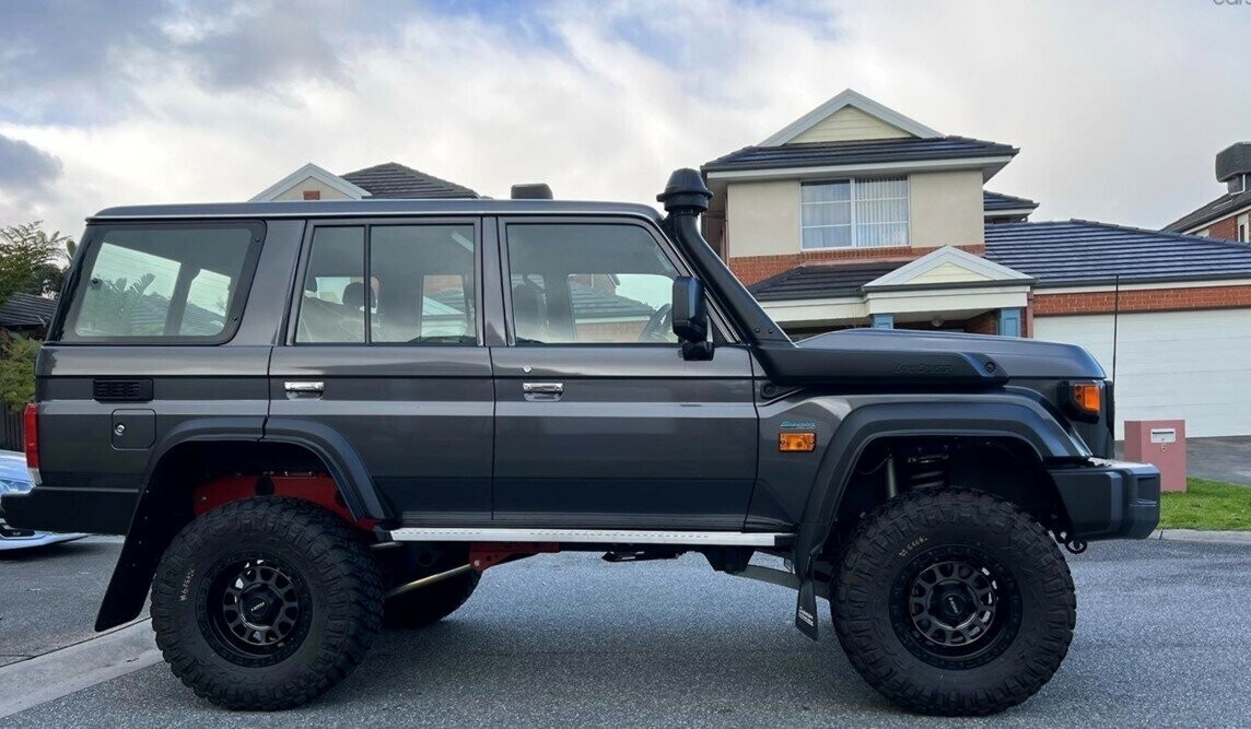 Toyota Landcruiser image 2