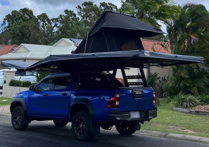 Toyota Hilux image 2