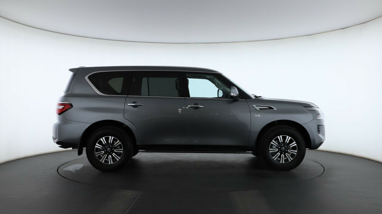 Nissan Patrol image 2