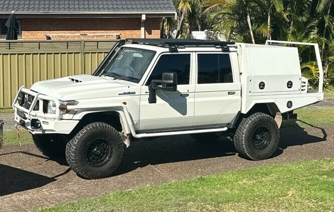 Toyota Landcruiser image 2