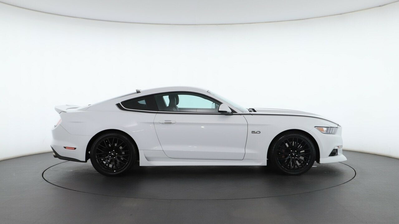 Ford Mustang image 3