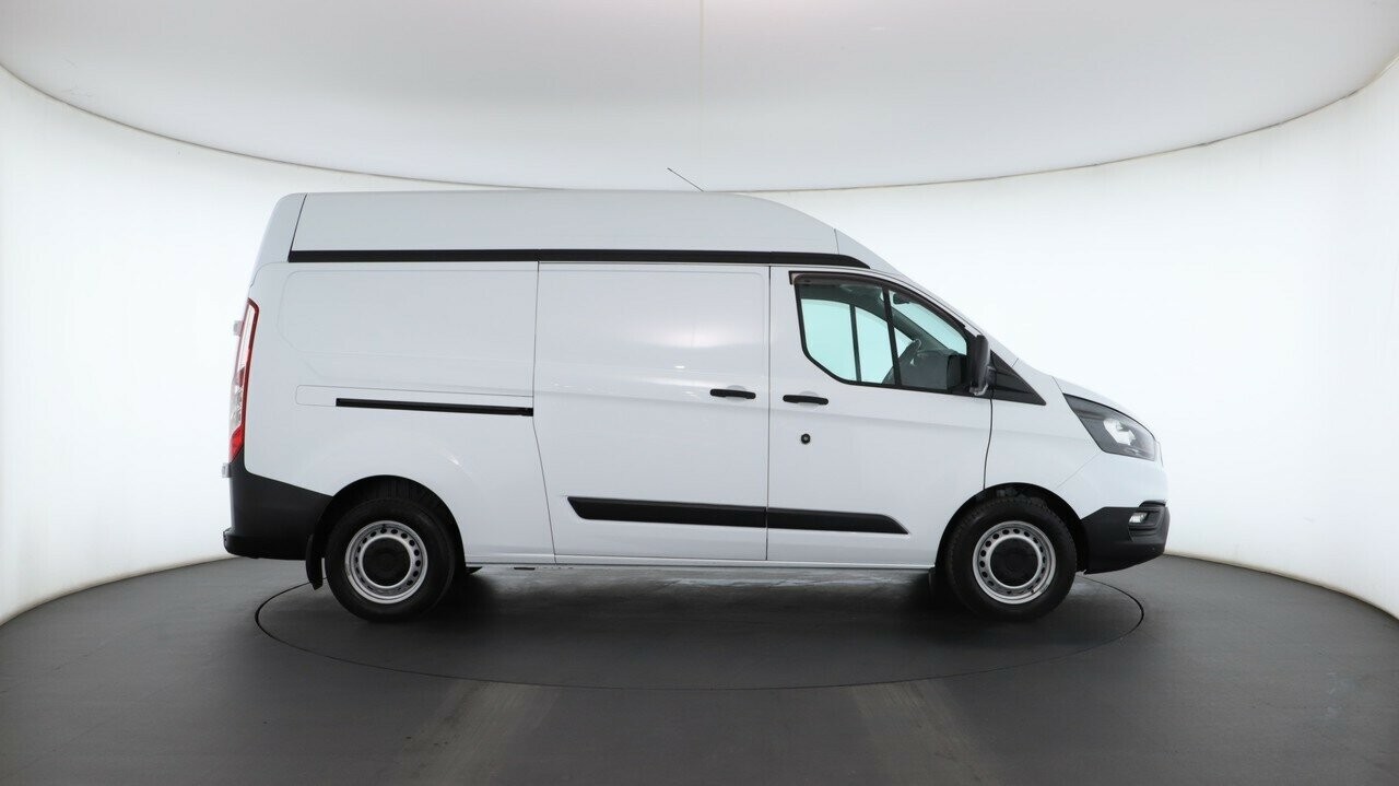 Ford Transit Custom image 2