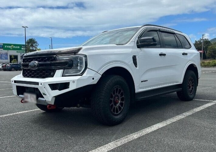 Ford Everest image 1