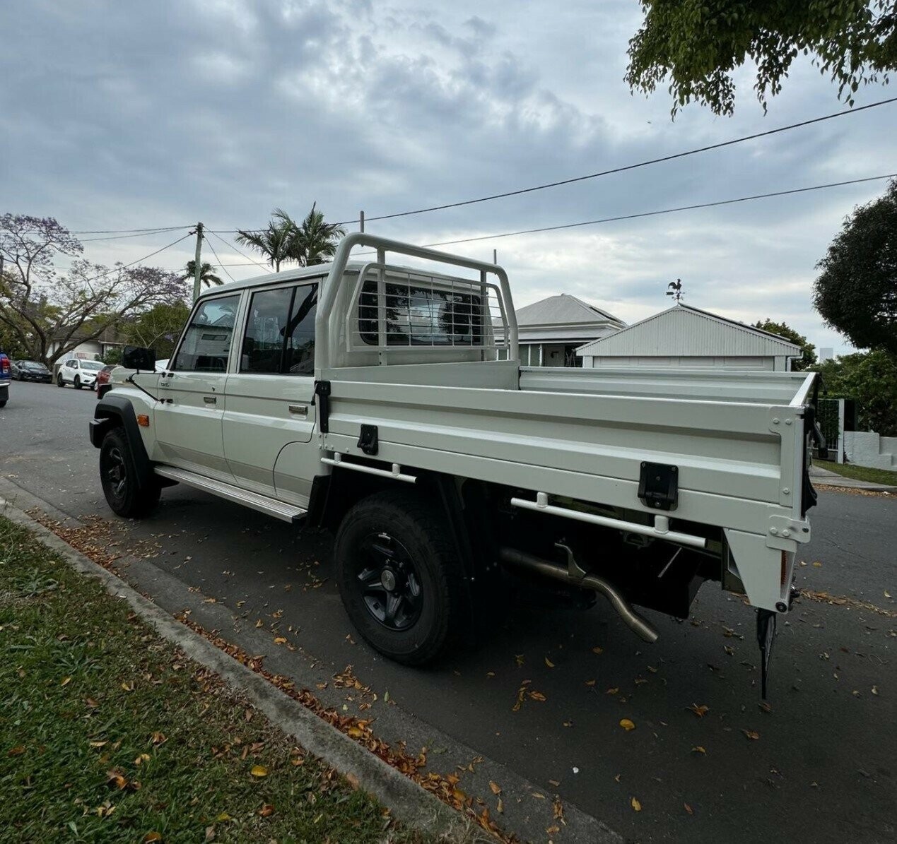 Toyota Landcruiser image 2