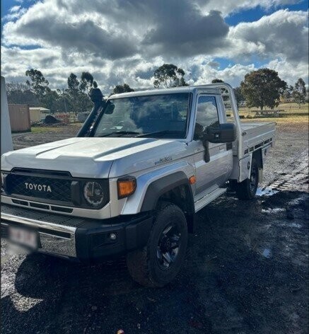 Toyota Landcruiser image 2