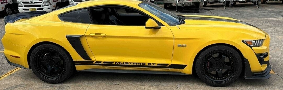 Ford Mustang image 2