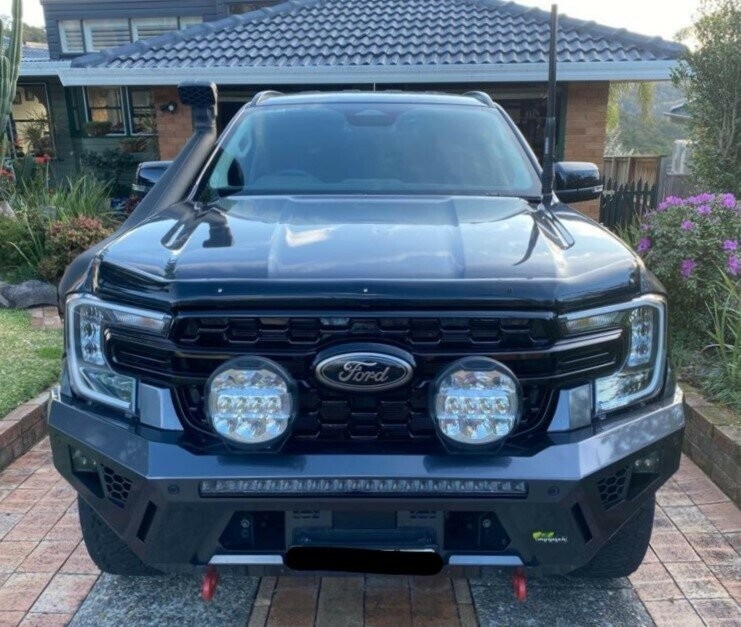 Ford Everest image 2