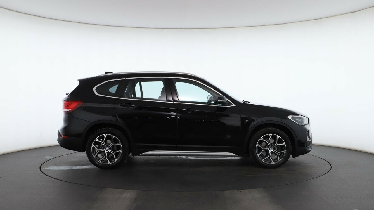 BMW X1 image 2